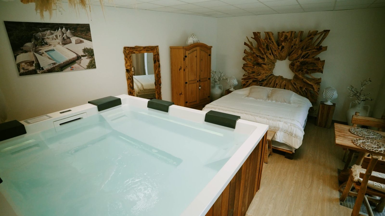 La Suite Riposo et son jacuzzi privatif, à Tubize